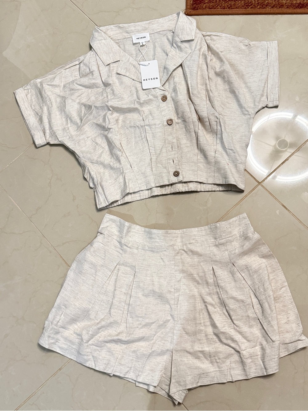 Heyson Women's 2pieces set Cream Linen Blend Pleated Shorts size L NWT